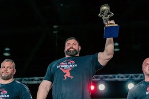 47-erių galiūnas Ž. Savickas Majamyje laimėjo dar vieną „World’s Strongest Man“ titulą