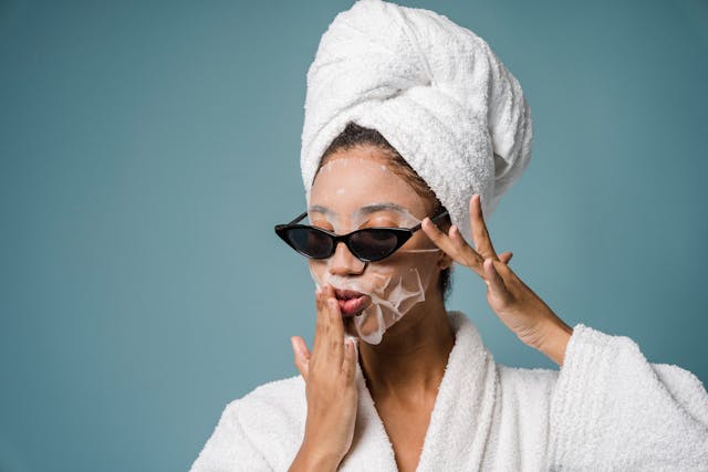 Naujos kartos lakštinės veido kaukės: Inovacijos, kurios pakeis jūsų odos priežiūrą