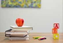 Kaip išsirinkti patikimą mokyklinių prekių parduotuvę internetu?